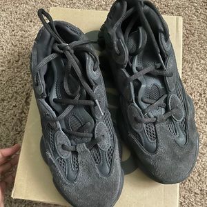 Yeezy 500 lightly worn!